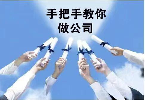 末日重生女主带着系统杀回来了什么内容